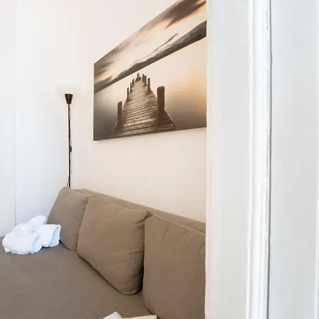 Shabby Chic Apartment *